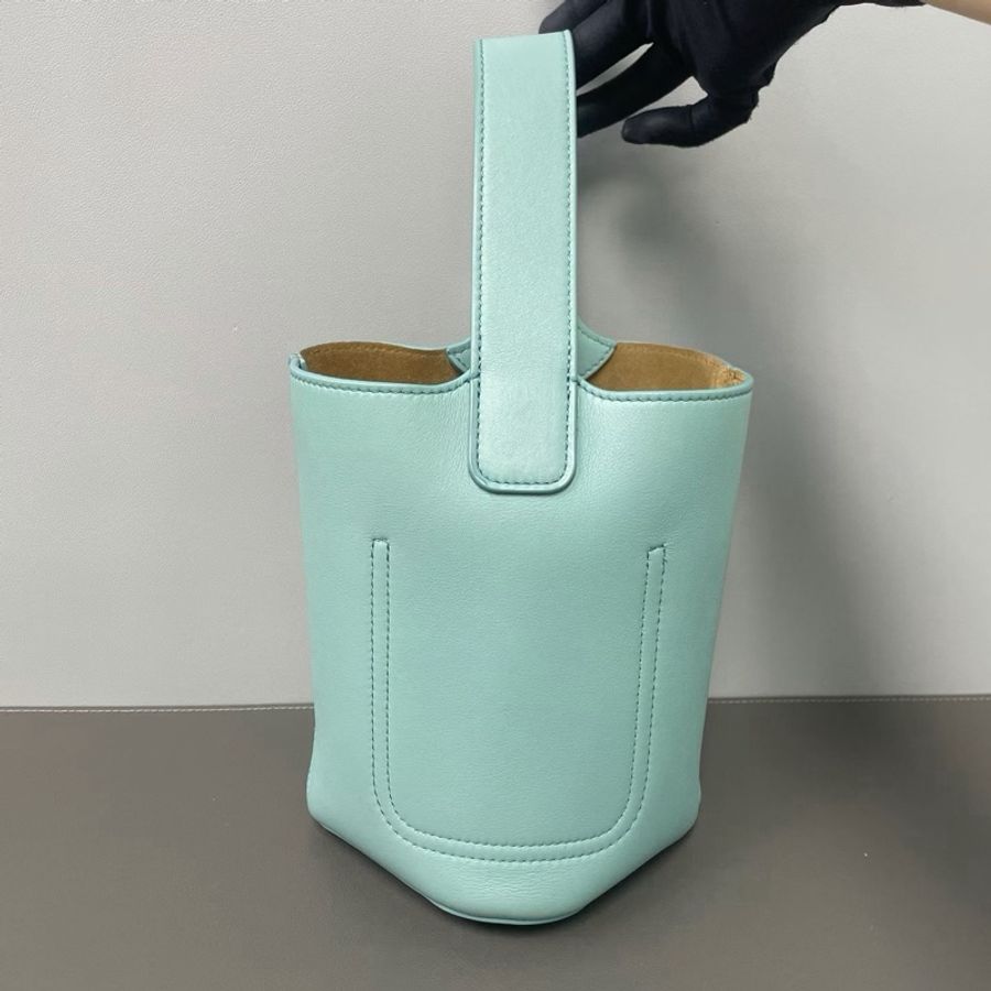 【威選精品】💚 LOEWE Pebble Bucket 湖綠色牛皮水桶包｜Pebble 菜籃子系列-7