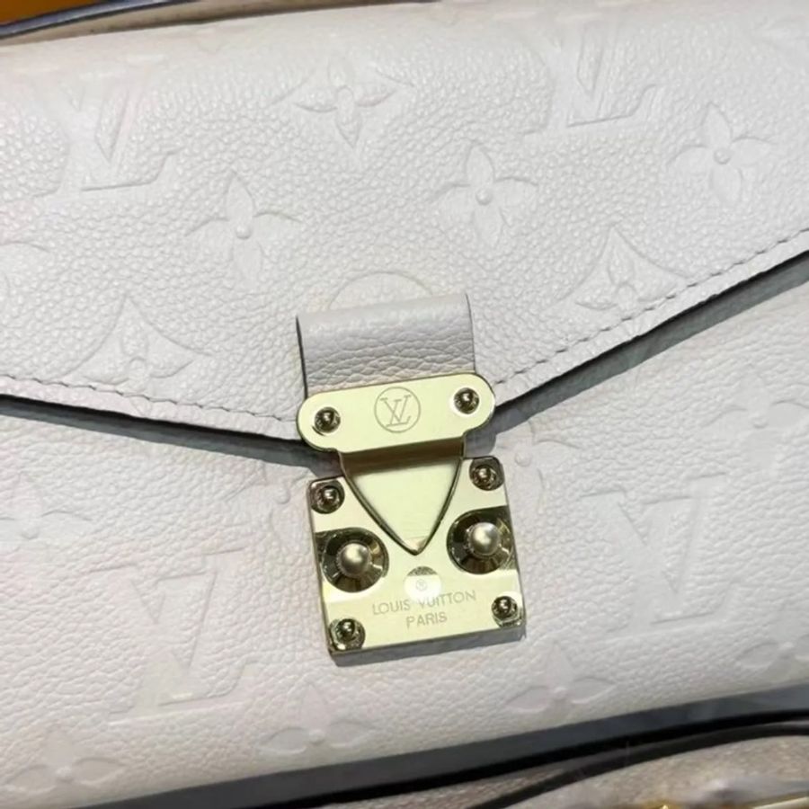 【威選精品】🤍 LV Pochette Métis East West 奶白色 Monogram Empreinte 壓紋皮革鏈條包-4