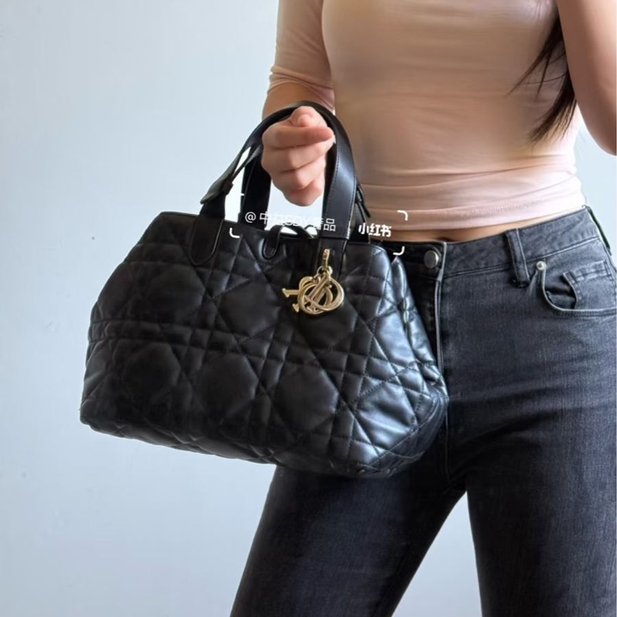 ✨Dior迪奧｜Toujours 中號黑色土著手提包｜98新2023年-1