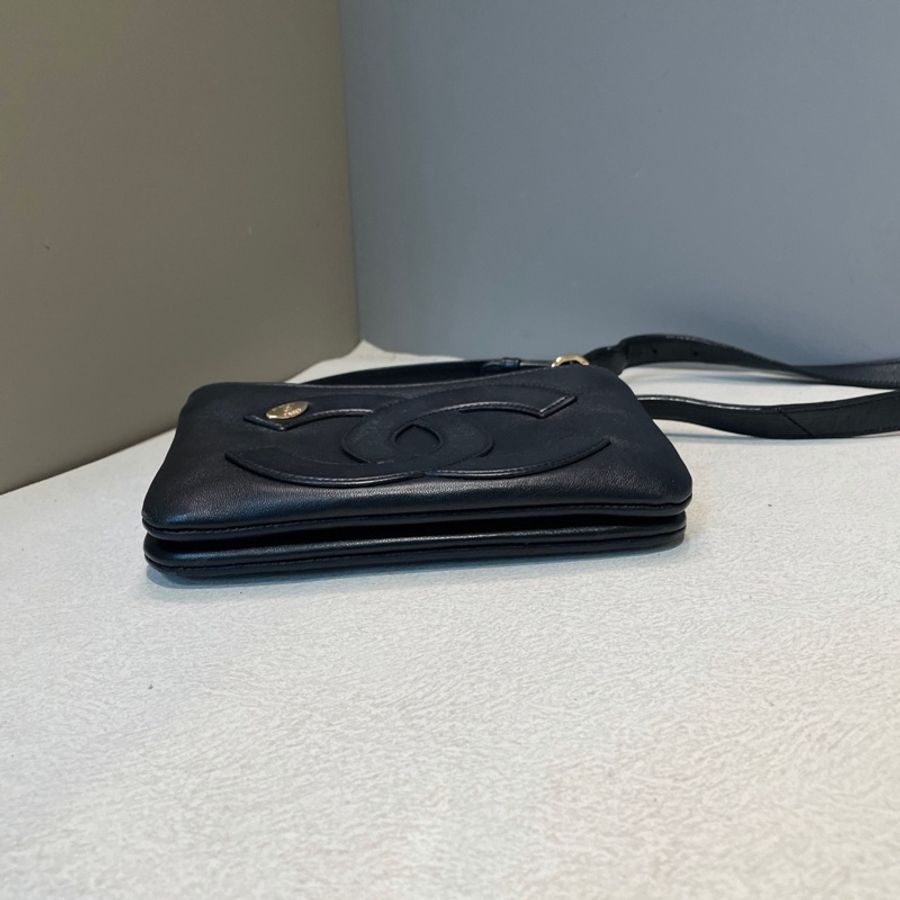 Chanel • 經典黑金大Logo羊皮腰包 🈶保卡-3
