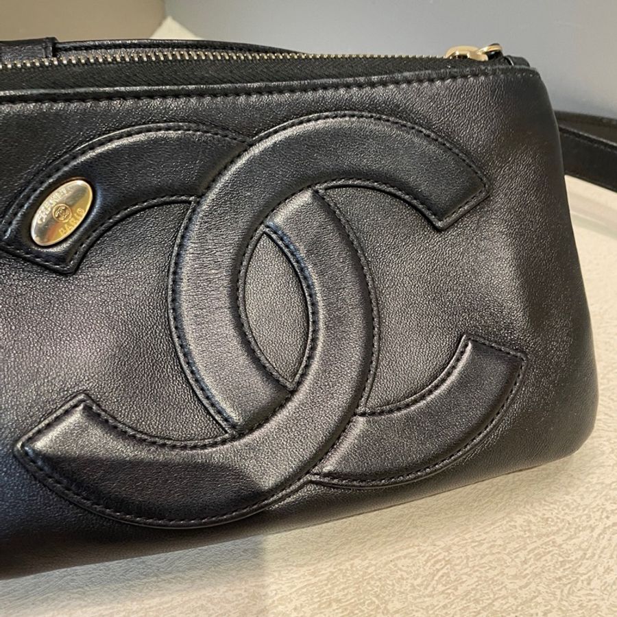 Chanel • 經典黑金大Logo羊皮腰包 🈶保卡-5