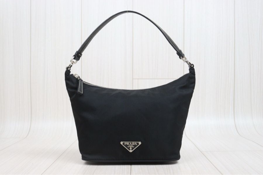 《初。Vintage》Prada hobo 降落傘腋下包-1