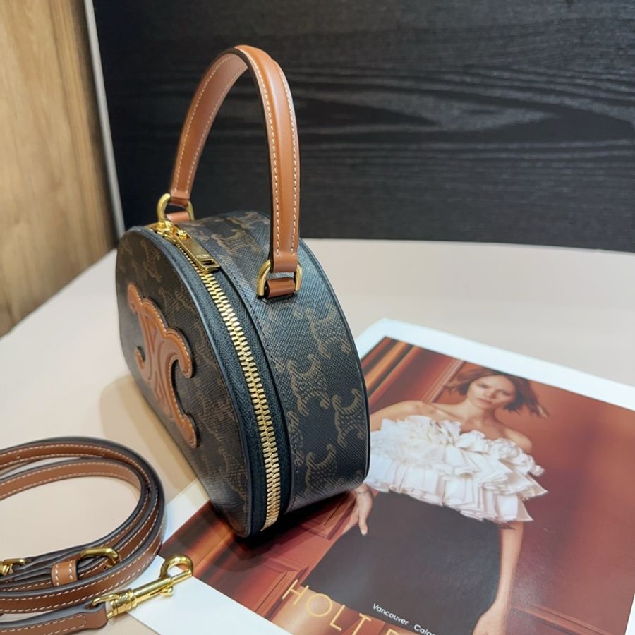 Celine 老花金釦凱旋門logo手提斜背包-3