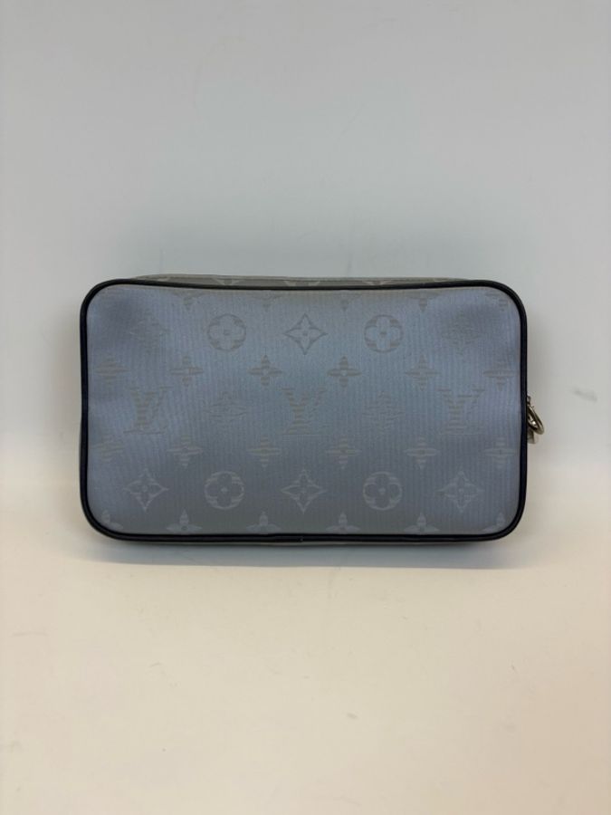 Louis Vuitton/路易威登 LV限量星空鐳射系列男士包，尺寸：22×13-1