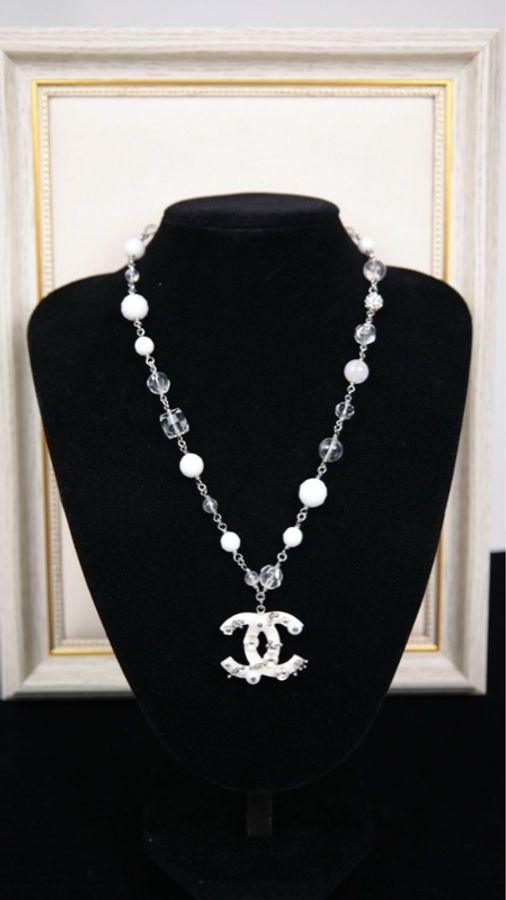 Chanel 09年白色珐琅cc珠珠吊坠项链-0