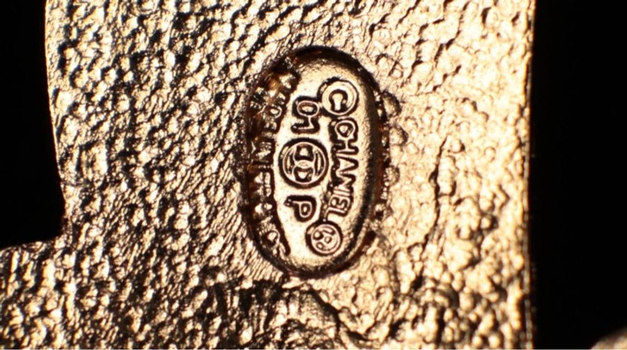Chanel 01年金色莱茵石老鹰胸针-18