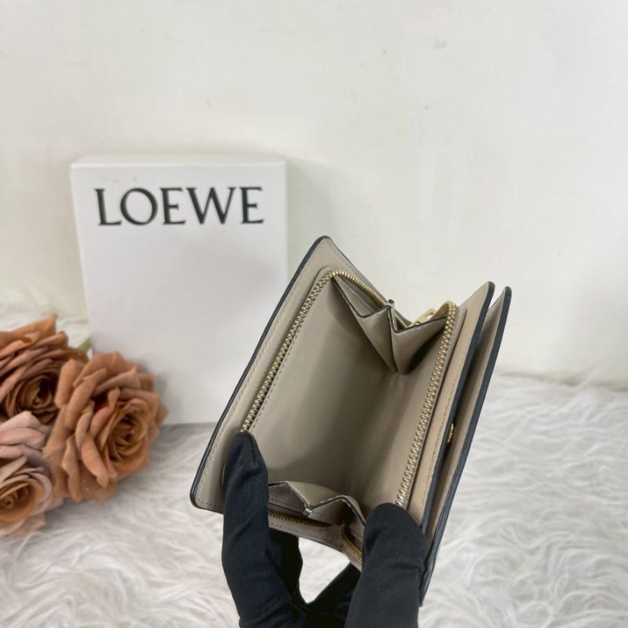 LOEWE 壓紋小牛皮對開短夾-5