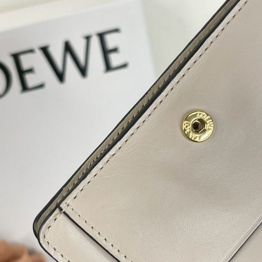 LOEWE 壓紋小牛皮對開短夾-9
