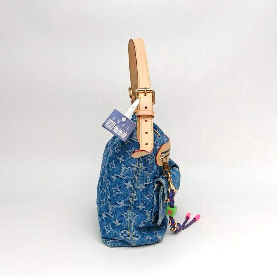 LOUIS VUITTON DenimRendez-Vous系列丹寧超大號牛仔藍金扣晶片肩背包-3
