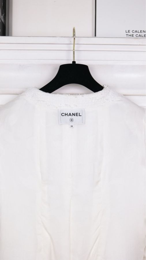 Chanel 25P白色重工珍珠滚边粗花呢上衣外套-16