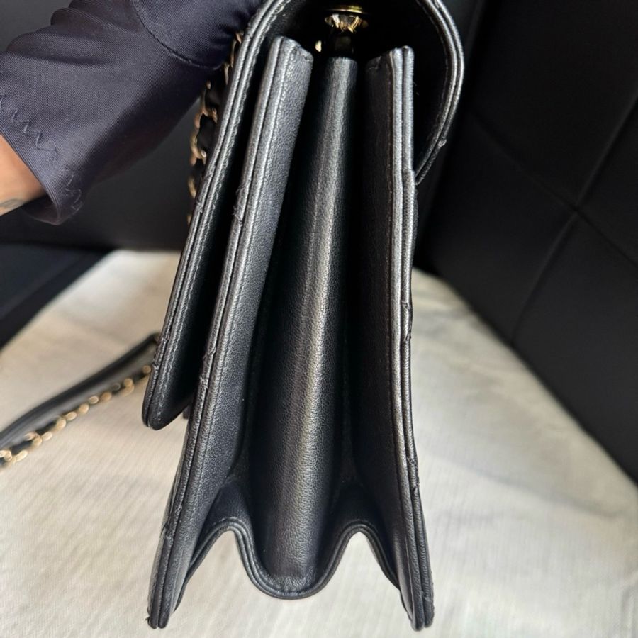 香奈兒Chanel 黑金琺瑯扣季節限定 羊皮手提包單肩包斜挎包-7