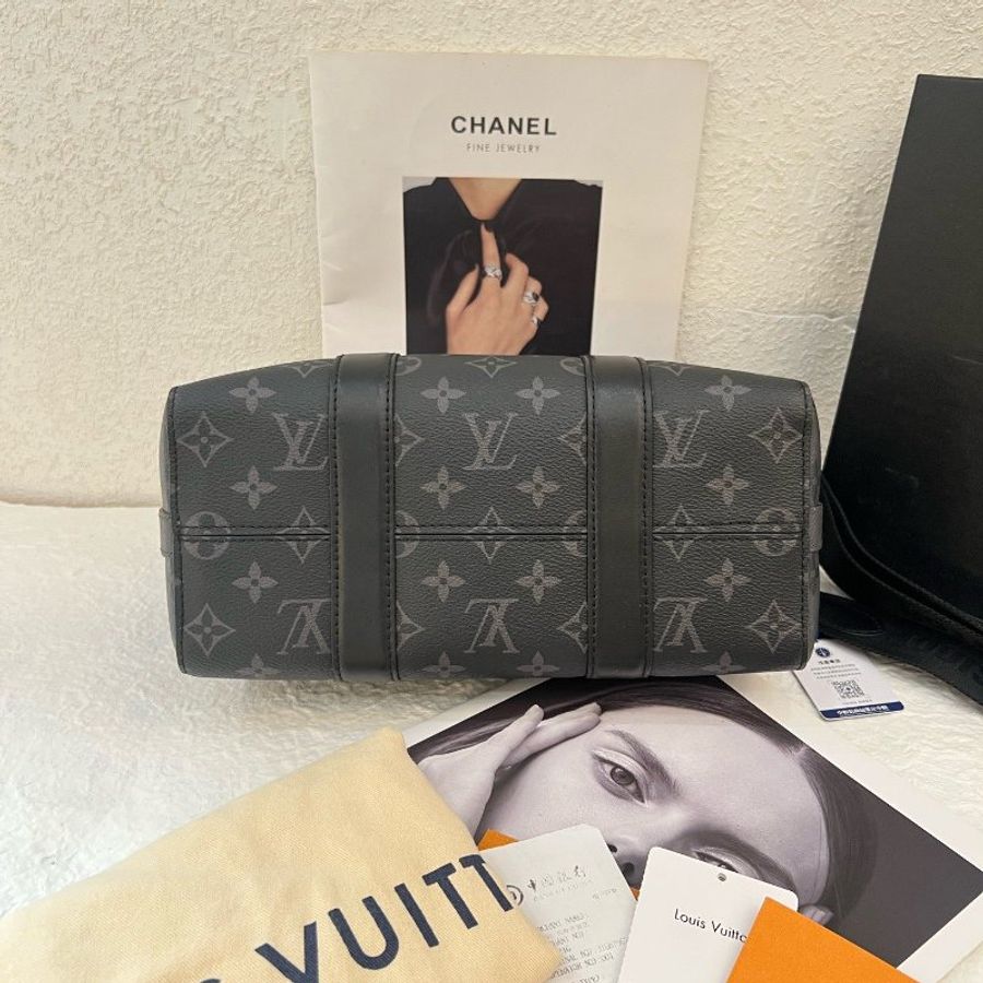 近新品 路易威登/Louis Vuitton 黑花City Keepall27黑武士斜背包-2
