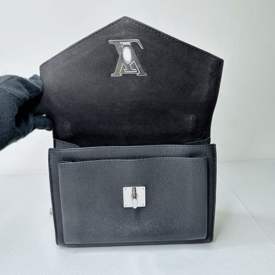 LV Mylockme小牛皮鍊帶斜背包-6
