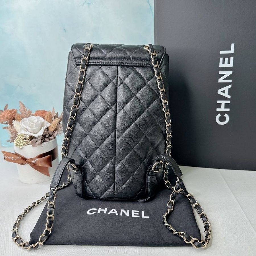 CHANEL 黑金荔枝牛後背包-1