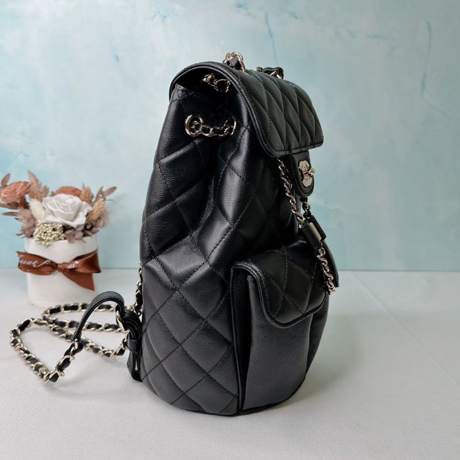 CHANEL 黑金荔枝牛後背包-3
