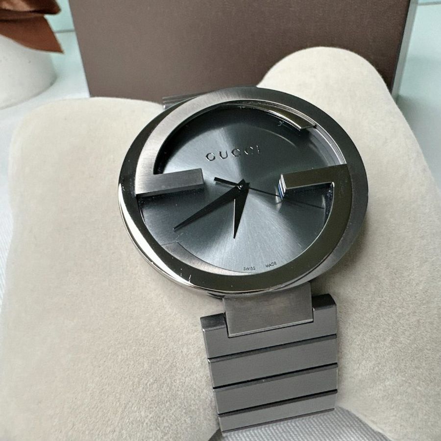 GUCCI Interlocking黑灰色石英腕錶-1