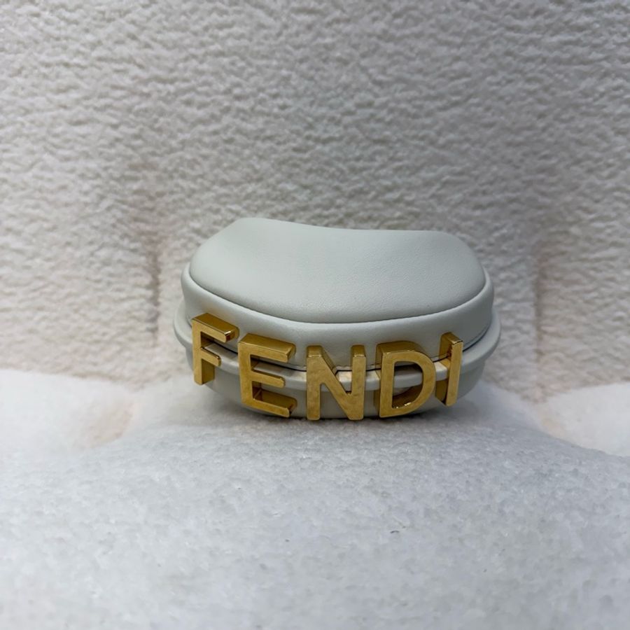 Fendi 白金小牛皮Fendigraphy mini 半月包-3