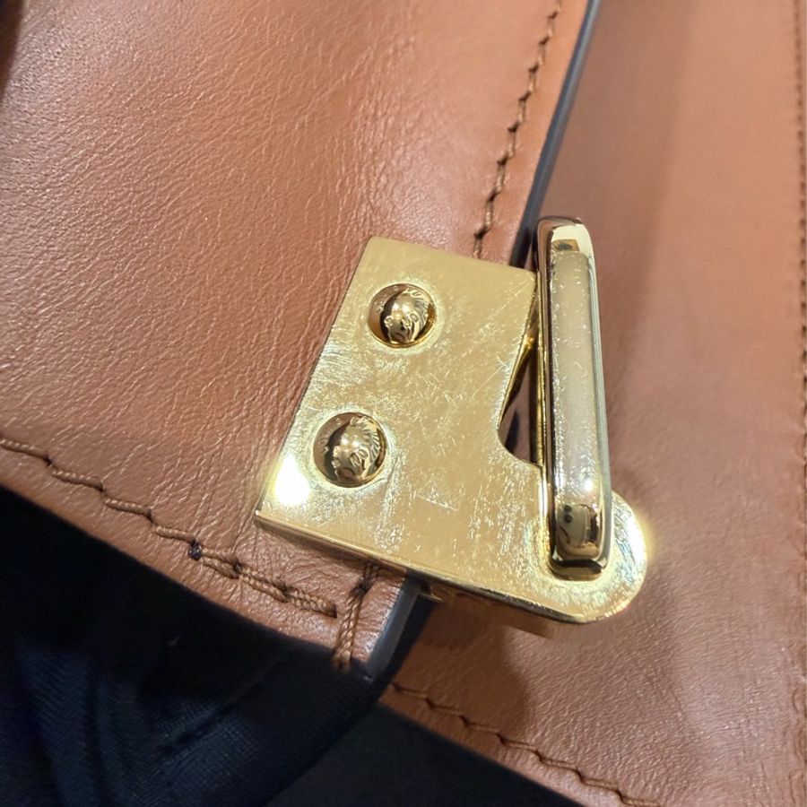 LV M44391 達芙妮 Dauphine 雙色 Monogram Reverse 金鍊 肩背包斜背包兩用包-36
