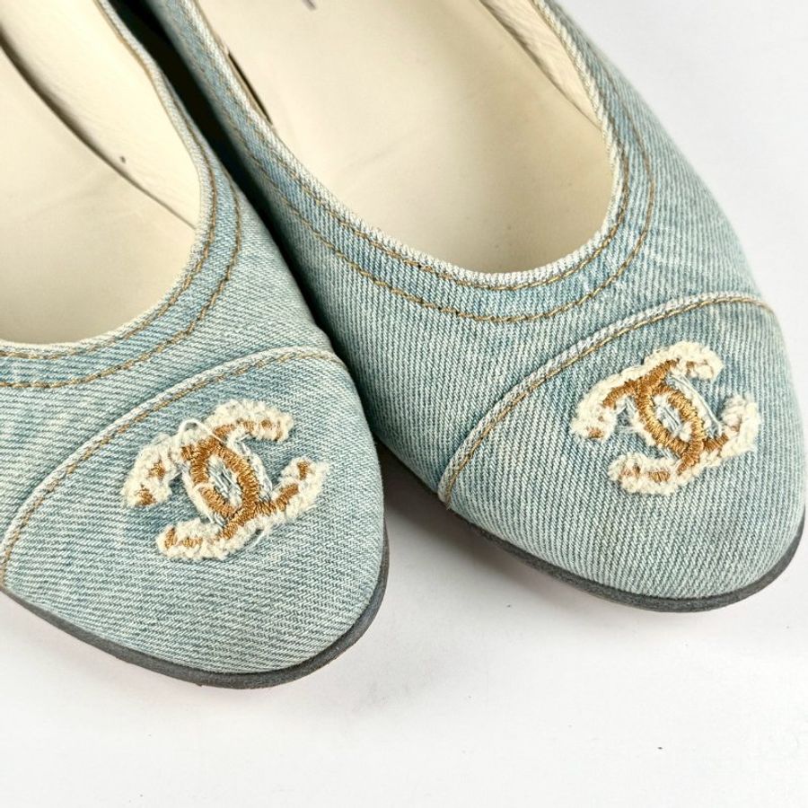 CHANEL 刺繡CC 淡藍色 做舊 丹寧 牛仔 平底鞋 包鞋 娃娃鞋 39.5號-7