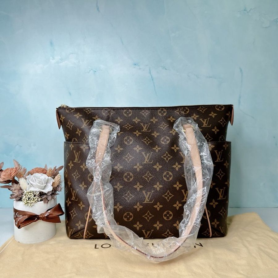 LV 全新Totally GM老花大款天心包-1