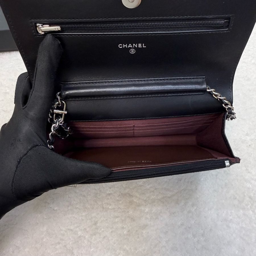 Chanel 黑銀羊皮磁吸woc 鏈包-4