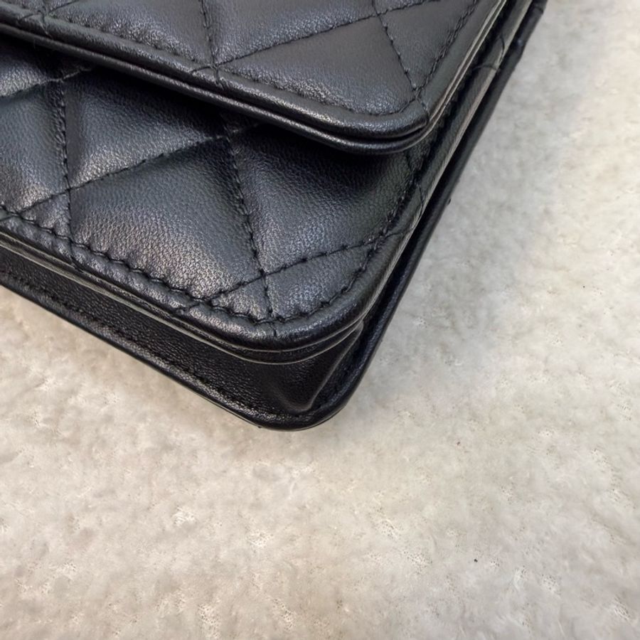 Chanel 黑銀羊皮磁吸woc 鏈包-8