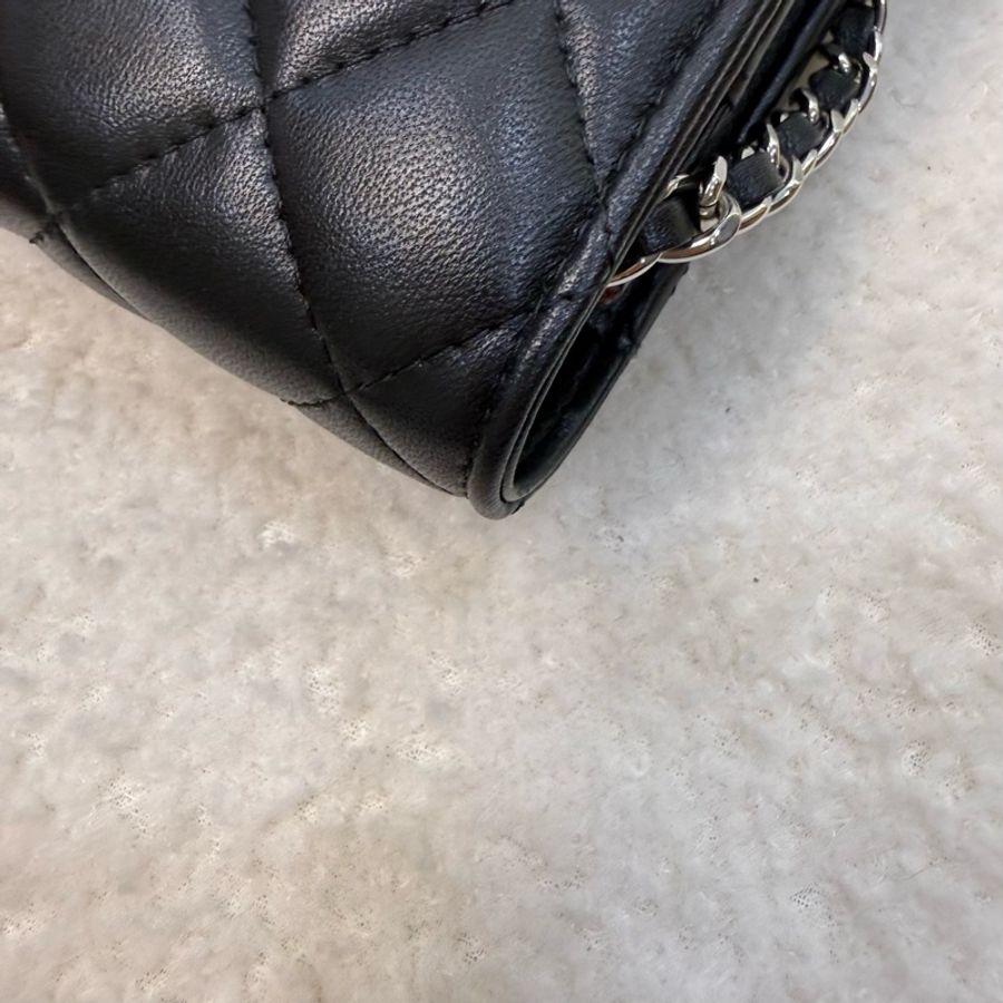 Chanel 黑銀羊皮磁吸woc 鏈包-12