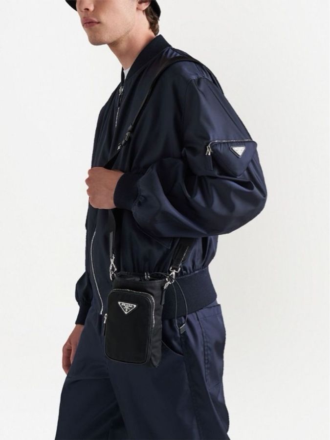 Prada 男女同款 Re-Nylon 再生尼龍徽標單肩包均碼碼常規、13cm*18cm-1