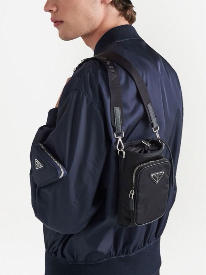 Prada 男女同款 Re-Nylon 再生尼龍徽標單肩包均碼碼常規、13cm*18cm-2
