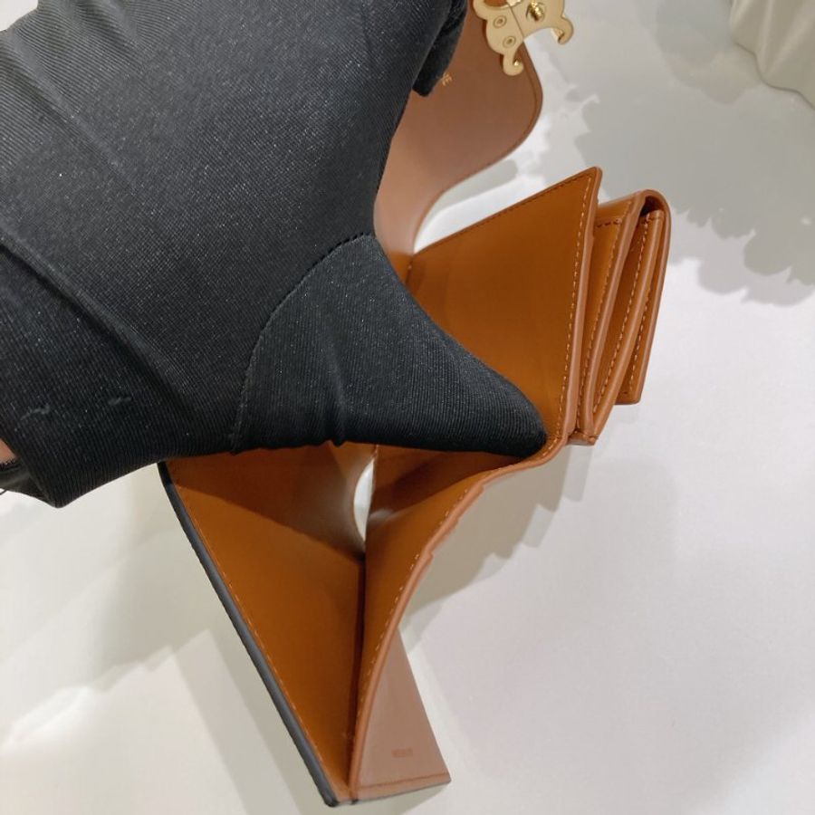 TW4911	Celine 思琳小號經典花紋三摺銀包 Small Triomphe Wallet Canvas Tan x GHW-14
