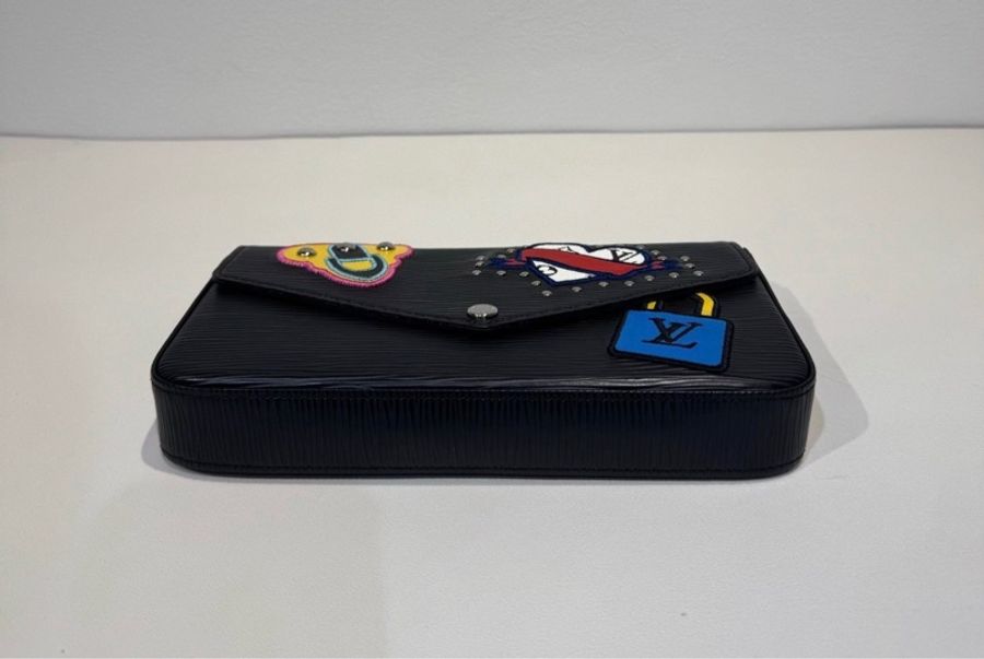 【威選精品】🖤 LOUIS VUITTON 黑色 Epi 水波紋限量徽章三合一鏈條包-7