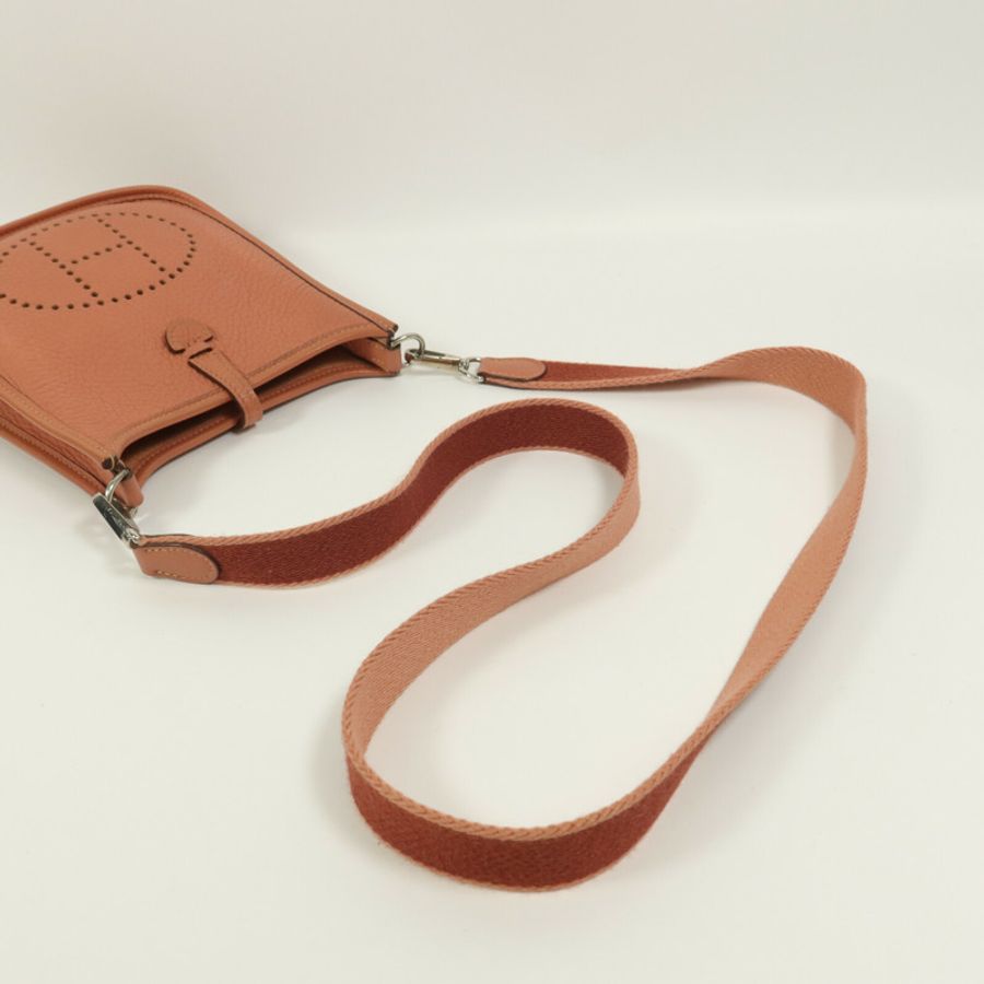 HERMES Clemence皮革Evelyne TPM肩背袋Rose Tea-11