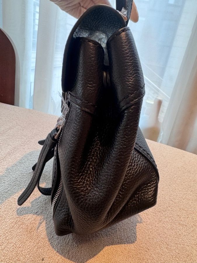 Tods托德斯双肩包 TODS/托德斯 箱包-双肩包 黑色牛皮 无附件 尺寸：18*12*20。-2