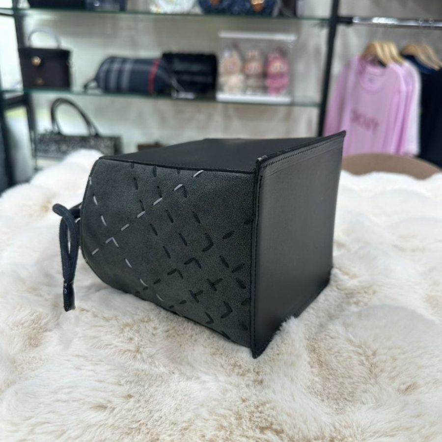Burberry 黑色手拎小方盒 (附防塵套)-4