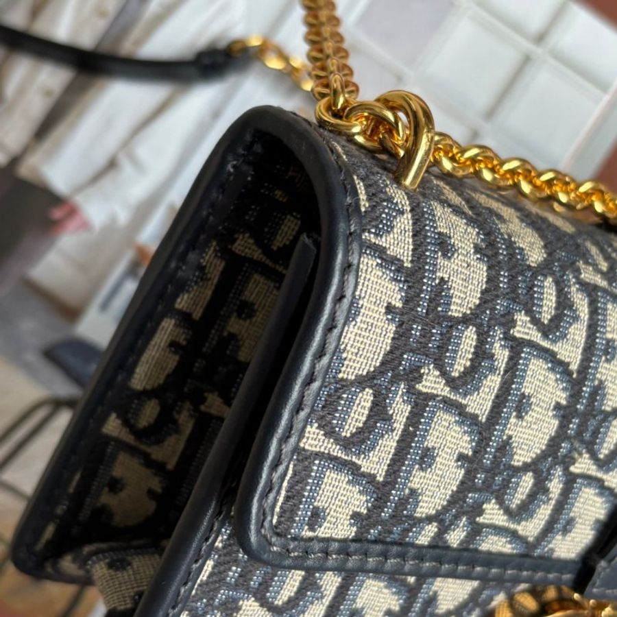 ::Dior:: 30 Montaigne East-West 附鏈帶包藍色 Dior Oblique 緹花蒙田鏈帶包-11