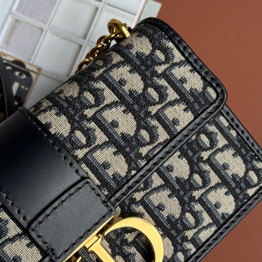 ::Dior:: 30 Montaigne East-West 附鏈帶包藍色 Dior Oblique 緹花蒙田鏈帶包-22