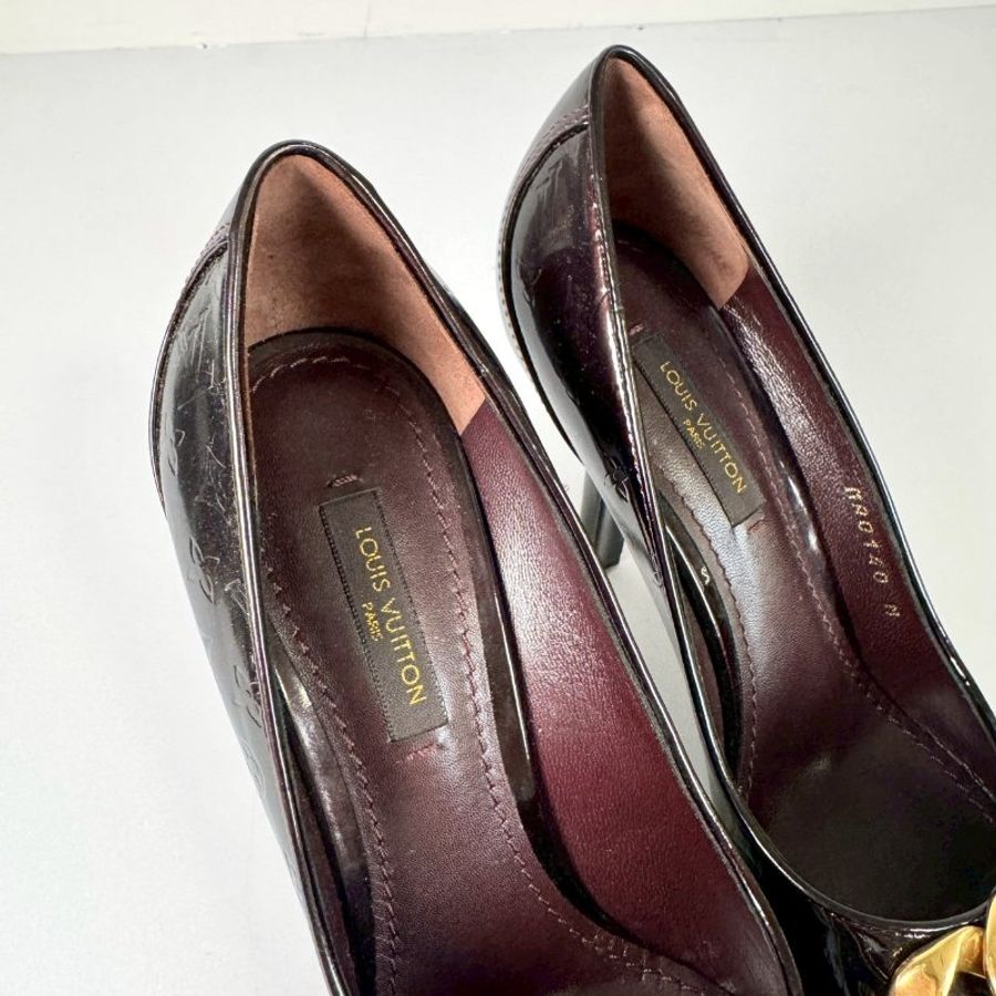 LV 酒紅色 漆皮 壓紋LOGO 金色鍊 9CM高跟鞋 36.5號-8
