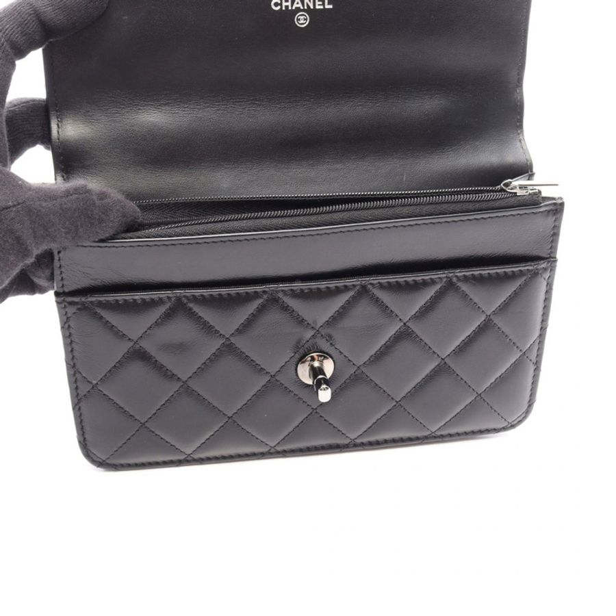 香奈兒 (CHANEL) 絎縫手柄鏈條斜挎單肩包，羊皮材質，黑色，銀色五金-5