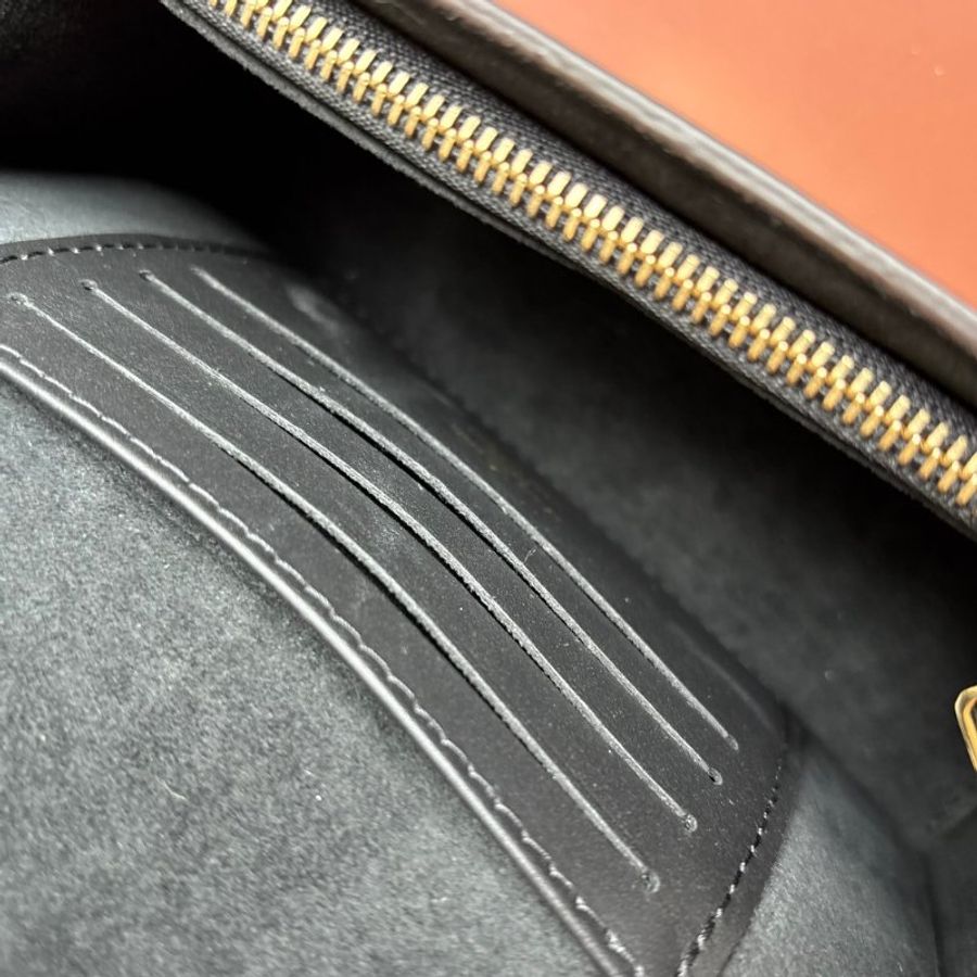 ::LOUIS VUITTON:: LV M68746 Dauphine 達芙鏈條包 鏈包 WOC-13