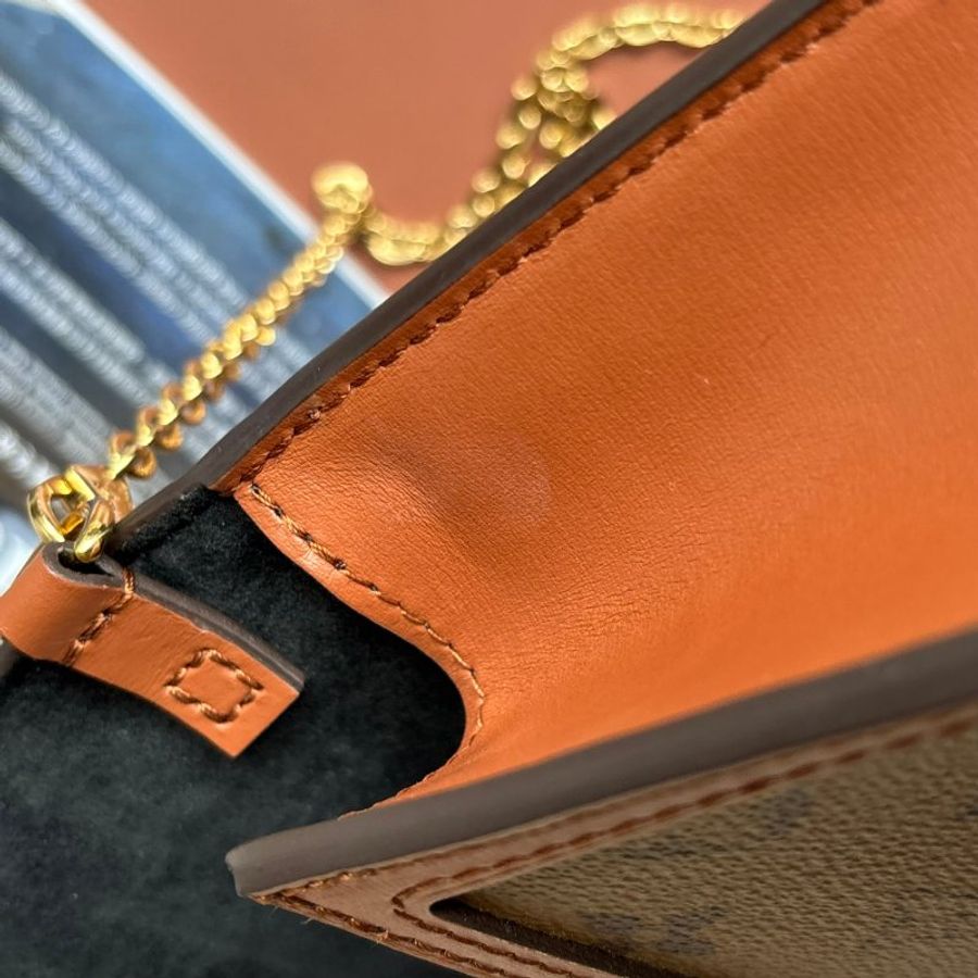 ::LOUIS VUITTON:: LV M68746 Dauphine 達芙鏈條包 鏈包 WOC-24