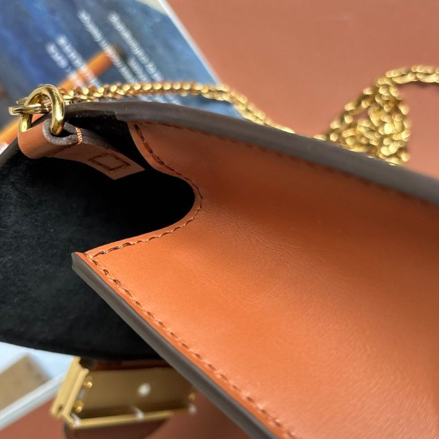 ::LOUIS VUITTON:: LV M68746 Dauphine 達芙鏈條包 鏈包 WOC-30
