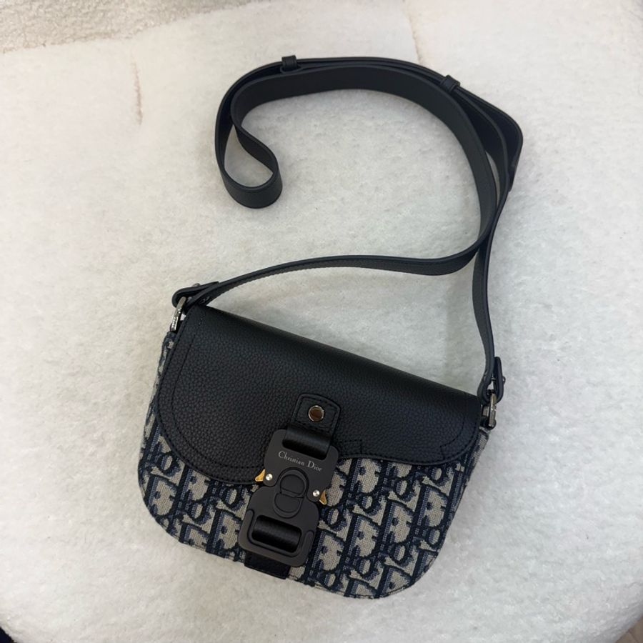 Dior 藍緹花布Saddle 迷你郵差包-1