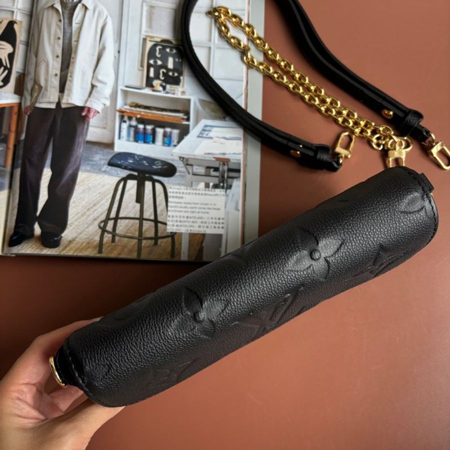 ::LOIUS VUITTON:: LV M82154 Ivy黑色壓紋牛皮掀蓋磁吸釦斜背包 WOC 腋下包-3