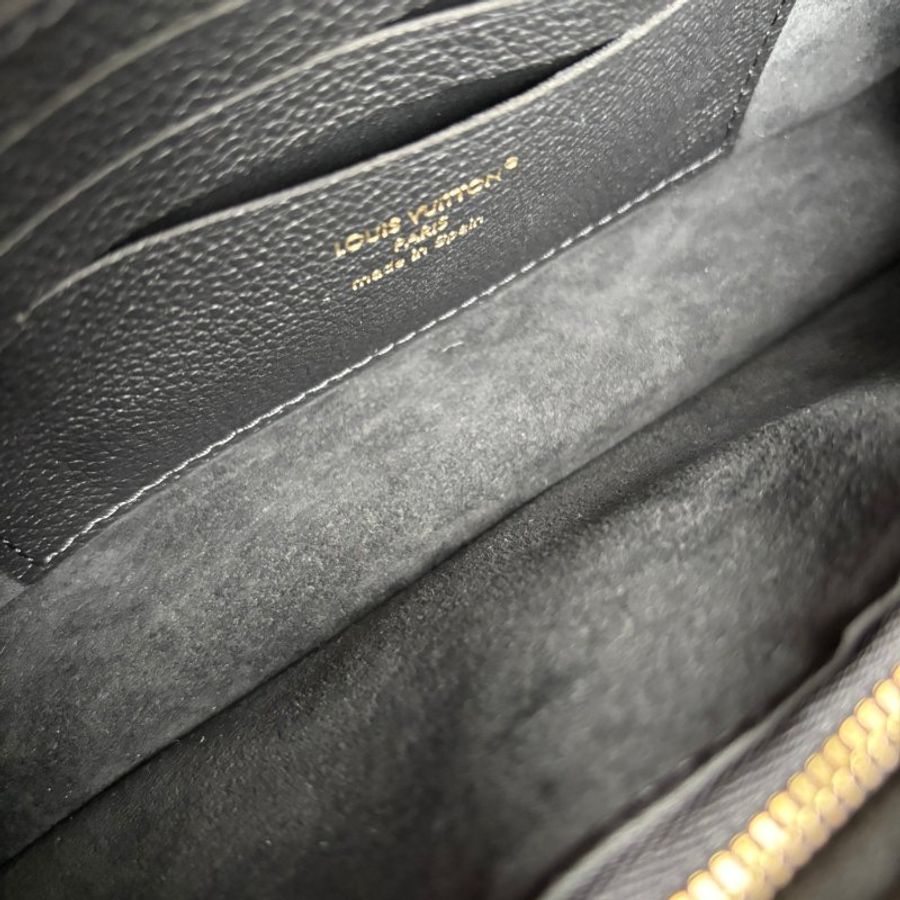::LOIUS VUITTON:: LV M82154 Ivy黑色壓紋牛皮掀蓋磁吸釦斜背包 WOC 腋下包-24