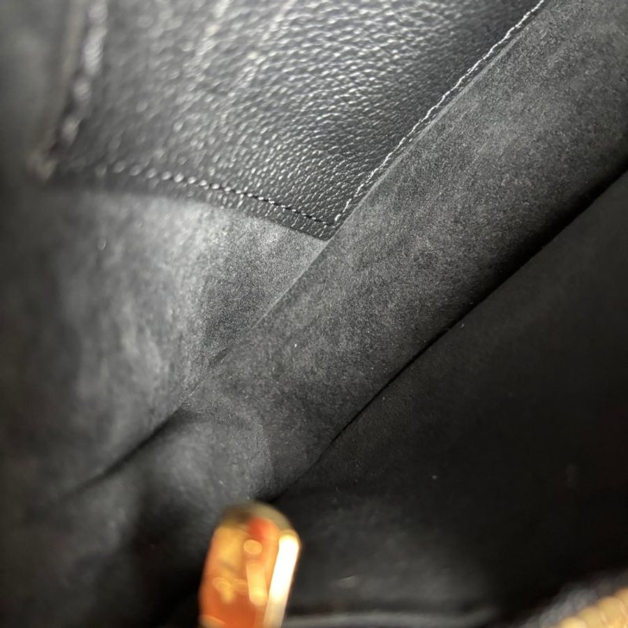 ::LOIUS VUITTON:: LV M82154 Ivy黑色壓紋牛皮掀蓋磁吸釦斜背包 WOC 腋下包-26