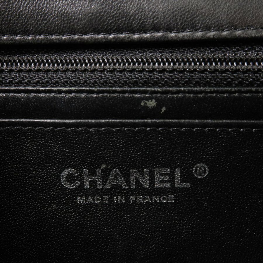 CHANEL 漆皮皮革Mini Classic 20鏈帶肩背袋-5