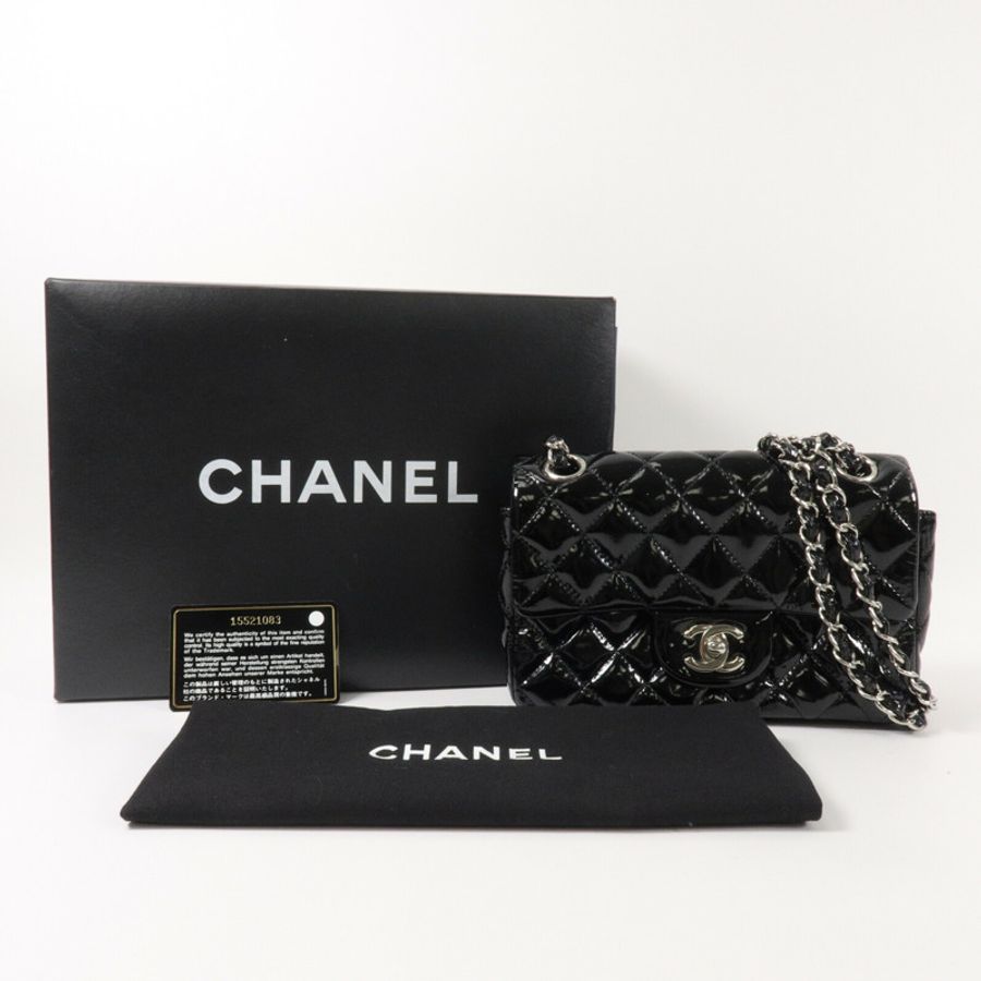 CHANEL 漆皮皮革Mini Classic 20鏈帶肩背袋-10