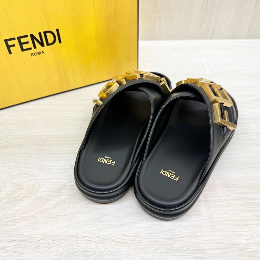 FENDI黑金牛皮36碼拖鞋-3