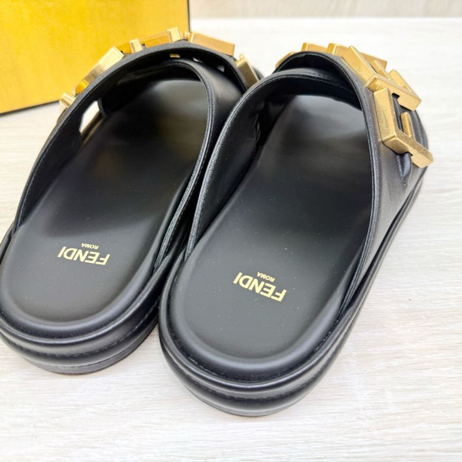 FENDI黑金牛皮36碼拖鞋-4
