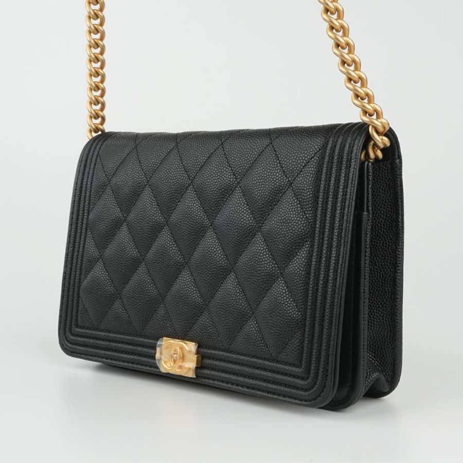 CHANEL 香奈兒 Boy Chanel WOC 黑色金釦粒紋牛皮｜鏈帶錢包 斜背包 肩背包｜黑金經典 入門款 收藏款｜KÉSH 凱仕精品-15